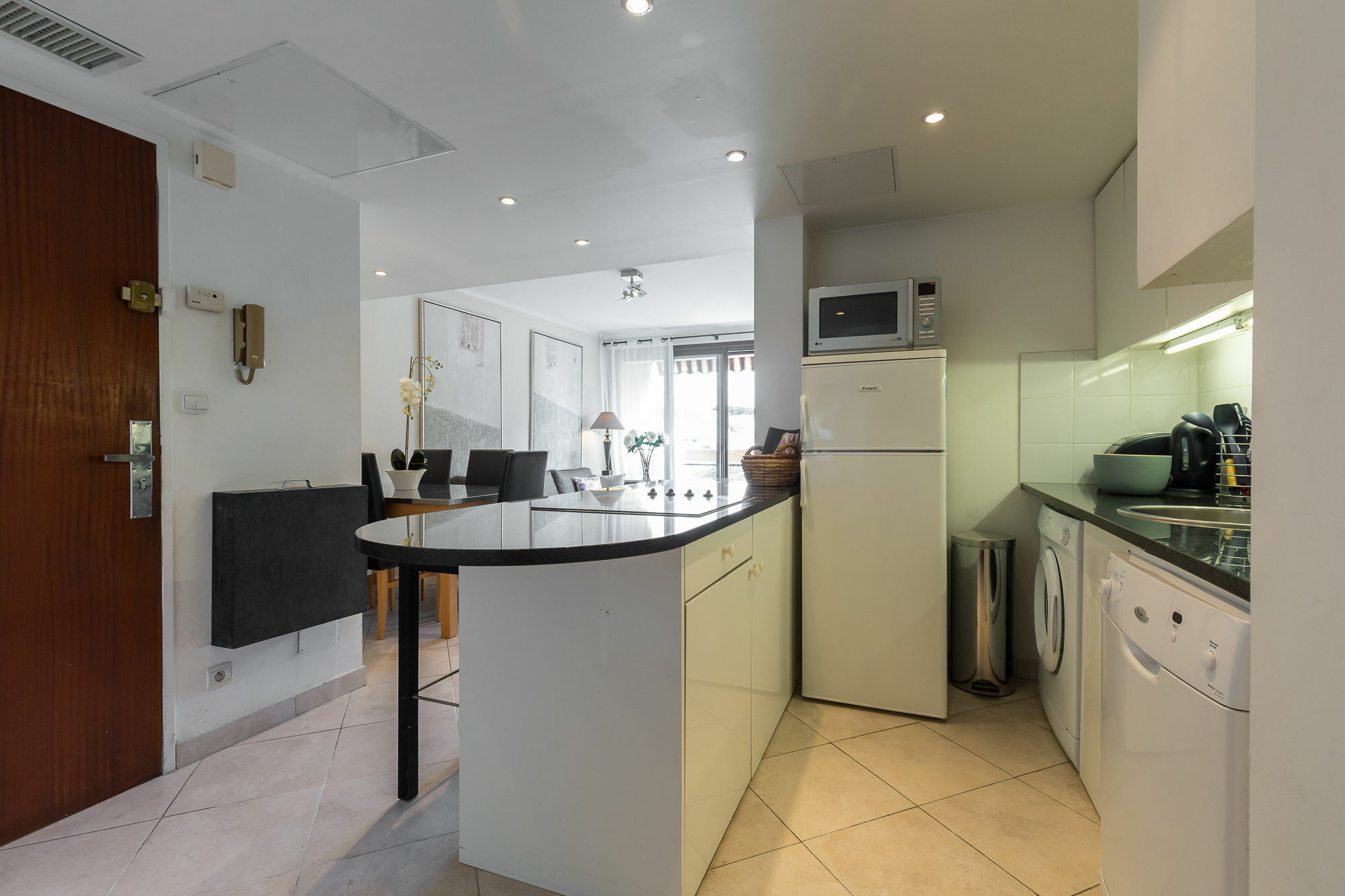 Modern 3 Bedroom, 3 Bathroom Accommodation Near Cannes Old Town Walking Distance To Palais 330 Buitenkant foto